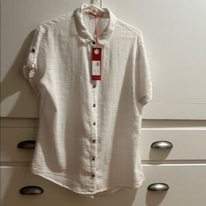 NWT Wearables Women's Classic White Button-Up Blouse